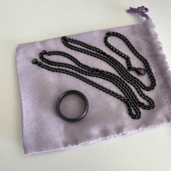 Men’s Size 10 Riddle’s Ring - Picture 3 of 3